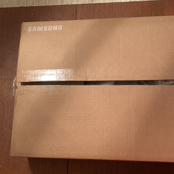 Samsung T35F 24” 75Hz FreeSync Monitor - Picture 7 of 9